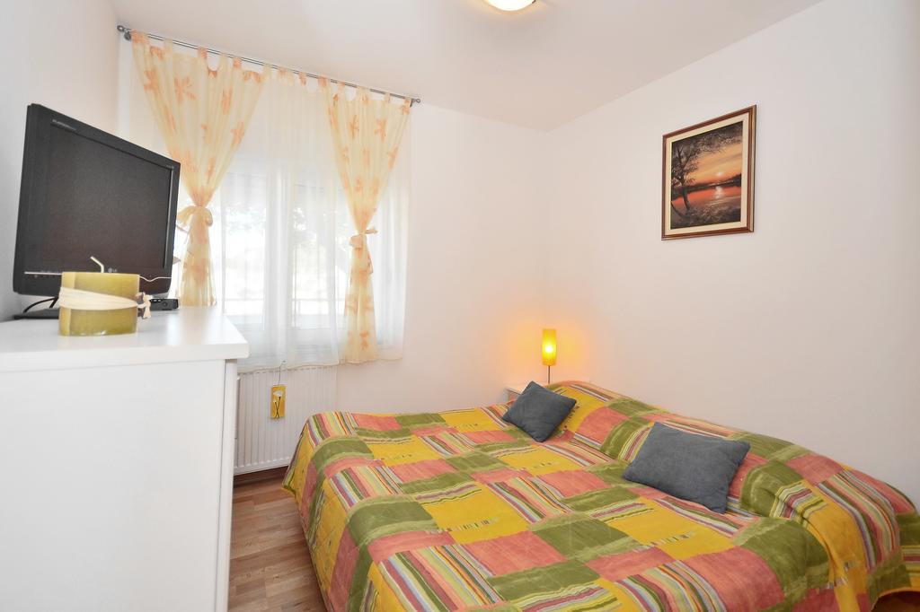 Apartments Vukasovic Mimice Quarto foto